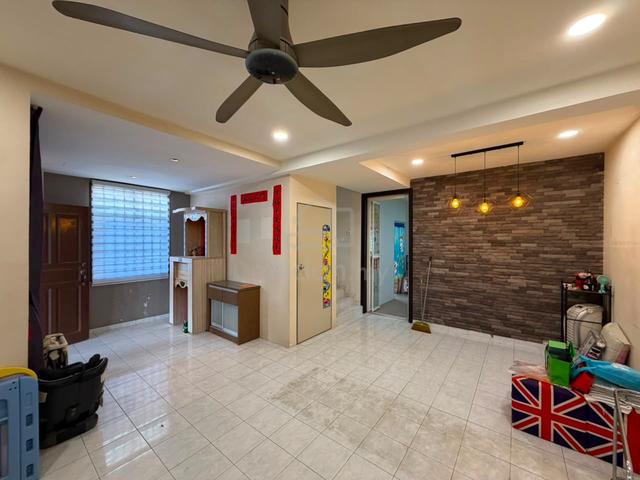 Kulai Ioi Kasawari Double Storey Terrace 22x70 Freehold Renovated 1