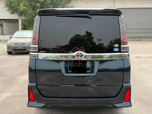 Toyota Voxy 2.0 X - 4