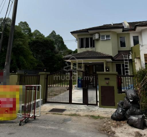 NEWLY PAINTED CORNER LOT 2-storey Taman Puchong Utama 1