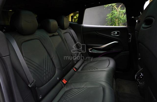 2022 Aston Martin DBX 4.0 Black Interior - 4