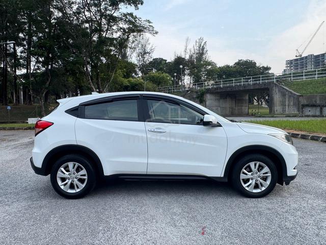 2015 Honda HR-V 1.8 V (A) LOW MILAGE FREE WARRENTY - 3