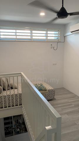 Terrace house 1.5 storey rare and peacefull 1