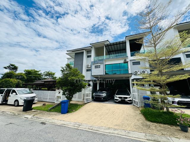 Aster Gove Superlink Facing Open, 3 Storey Denai Alam, Elmina 1