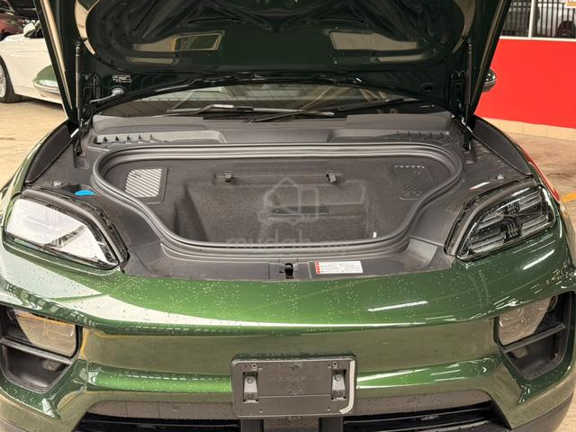 2025 Porsche Macan Ev 4S - 5