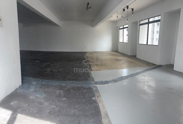 Prima Tanjung office lot with lift 1