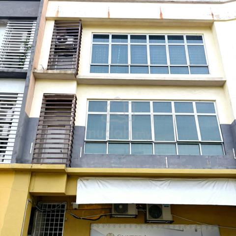 SHOP / OFFICE / STORE Next to Seksyen 7 PUSAT PERNIAGAAN BUKIT RAJA 1