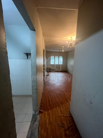 Apartment Idaman 1