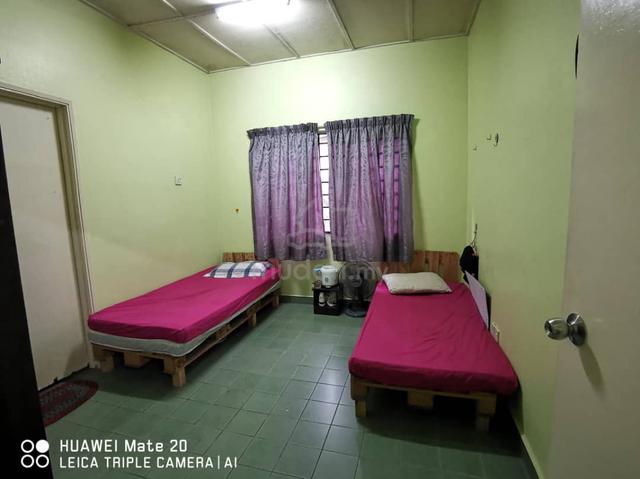 Bilik sewa wanita di bandar klang, pandamaran,bukit tinggi 1