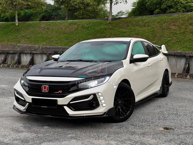 Honda Civic 1.8 S Stylish Spacious & Sporty Design - 4
