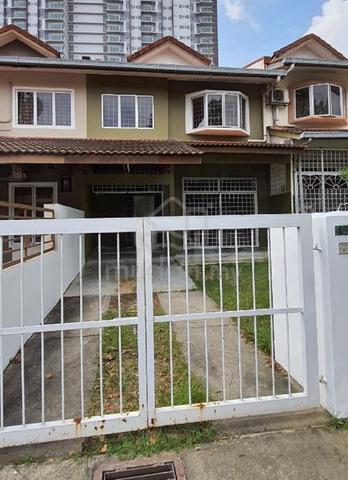 [BIG UNIT, AFFORDABLE] 2.5 Terrace Jalan Putra Permai, Taman Equine 1