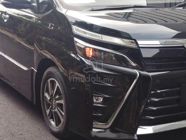 2021/23Toyota VOXY 2.0 ZS KIRAMEKI III (A) - 3