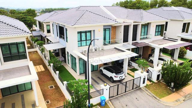 Fully Renovated | Double Storey Semi-D @ Shah Alam 1