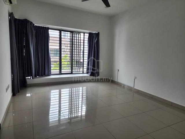 Seri Austin Double Storey house for Rent 1