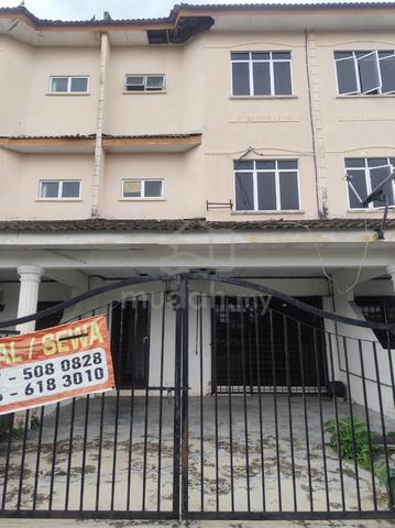 Rumah Teres 3 Tingkat (7 bilik, 5 tandas) Taman Intan Setia, Tg Malim 1