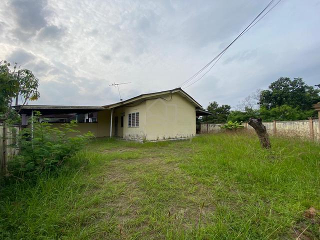Good Used Corner Lot Single Storey Taman Air Keroh Height Melaka 1