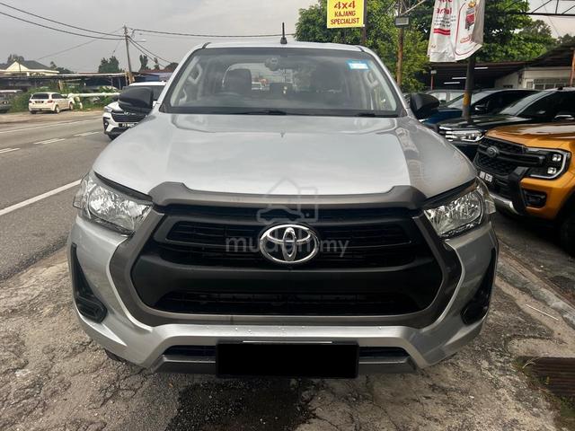Toyota HILUX 2.4(A)REVO E D/C VNT 6PSD 4X4 Pickups - 3