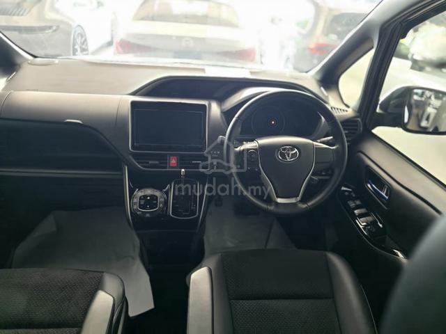 2021 Toyota VOXY 2.0 ZS KIRAMEKI III (A) - 3