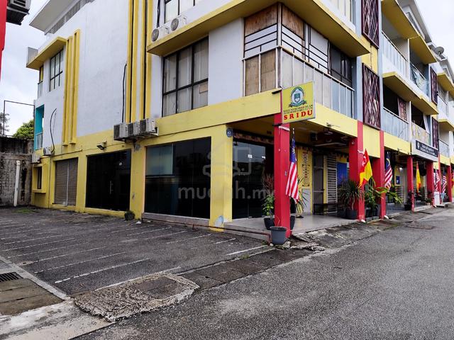End Lot LG Pristana Business Centre. Tenanted 1