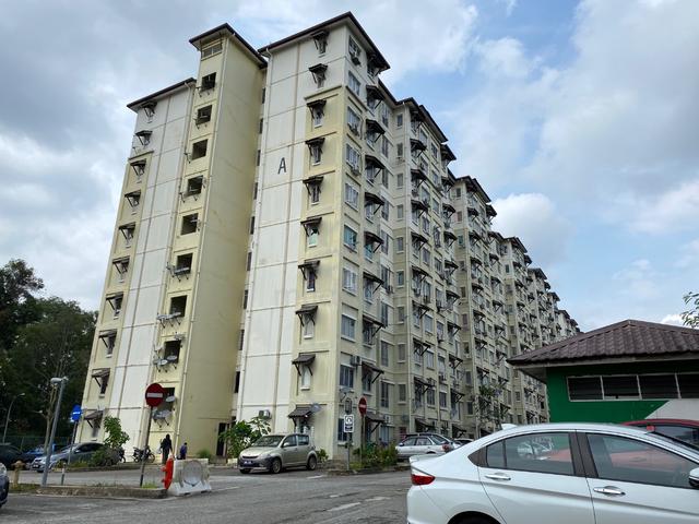 Baiduri Courts (Bukit Puchong) 1