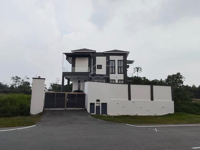 Bungalow Nilai Spring villas Furnished Big Land - Foreigners Can Buy 1