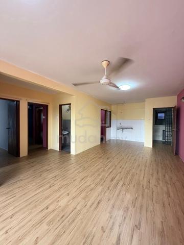 Pangsapuri  Desa Belantik, Jalan Sri Stulang, Untuk Dijual 1
