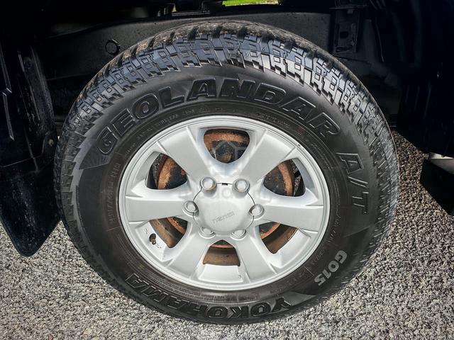 Isuzu D-MAX 2.5 4X4 (A) SUPER TIPTOP NO OFF ROAD!! - 2