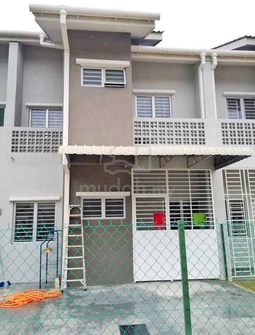 Cheapest FREEHOLD Saron Double Storey Bandar Bukit Raja Klang For Sale 1
