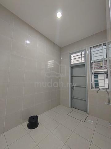 Kulai IOI Jalan Puyuh Brand New Single Storey 4 Bed Partial Furinshed 1