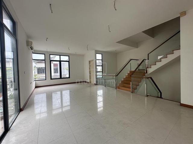 Sunway Eastwood 3 Storey Semi D Equine Seri Kembangan Serdang 1