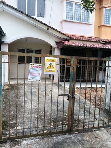 Rumah Teres 1 1/12 Tingkat di Bdr Tasik Kesuma Beranang, Selangor 1