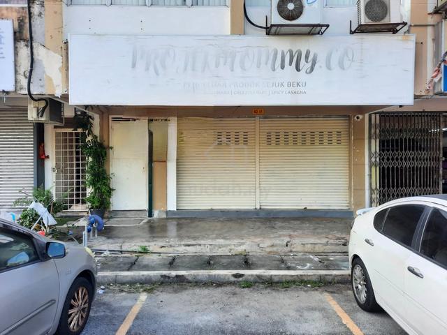 Facing Main road Ground Floor Shoplot Putra Perdana Puchong 1