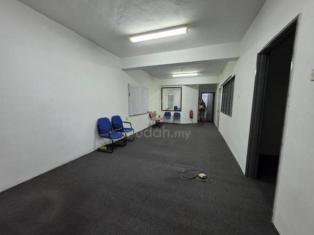 Pandan jaya 1st floor office. walking Lrt 1