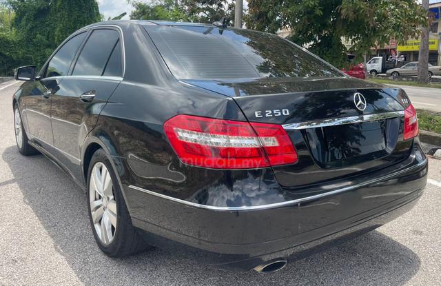 2011 Mercedes Benz E250 CGI BlueEFCY - 2
