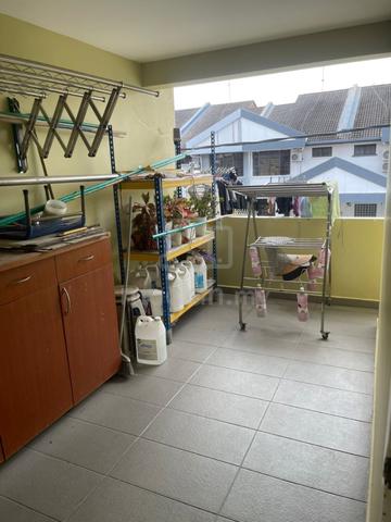Double storey taman daya 1