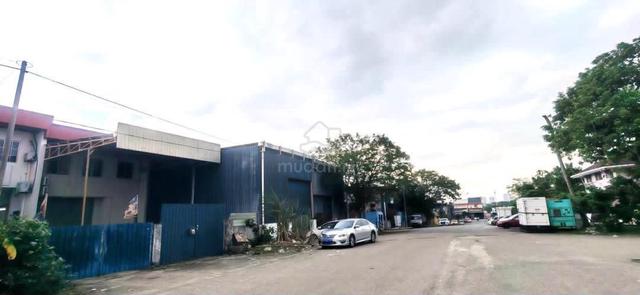 1.5 Storey Terrace Factory, Taman Mount Austin, Johor Bahru 1