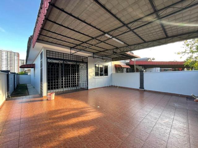 Single Storey Corner Lot House for Rent | Garden Avenue, Seremban 2 1