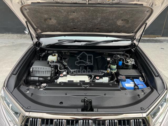 YR 2021 Toyota LAND CRUISER PRADO 2.8 70TH - 4