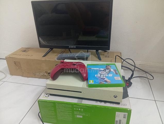 Xbox one S - photo 2 of 4