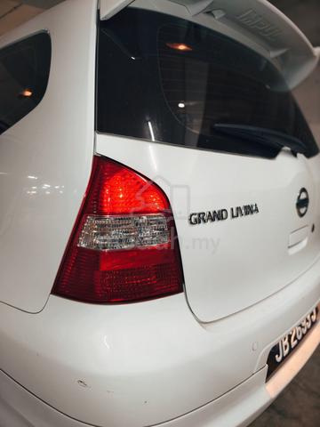2012 Nissan GRAND LIVINA 1.8 IMPUL (A) - 3
