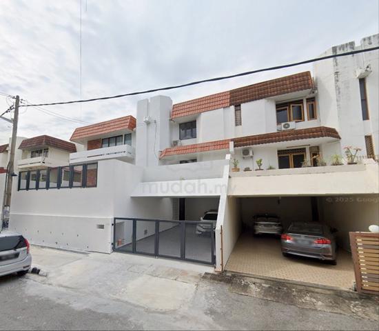 2.5 storey SemiD Renovated Semi Detached Greenlane Tembaga Delima 1