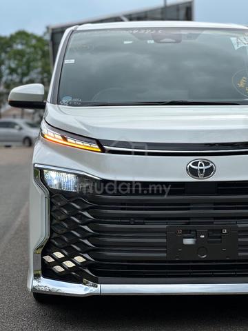 2023 Toyota VOXY 2.0 S-Z (A) 8K MILEAGE 7Y WARRANT - 2