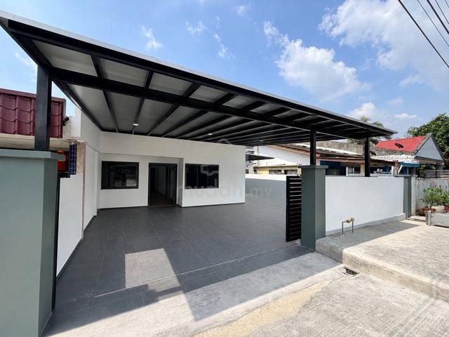 Taman Daya Single Storey Semi D Good Investment 1