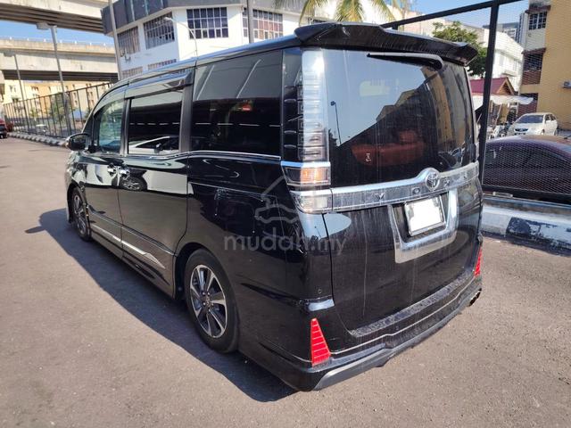 2021 Toyota VOXY 2.0 ZS KIRAMEKI III (A) OFFER 21 - 4