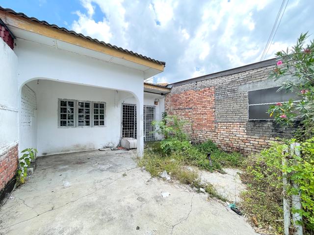 Facing Open Single Storey Terrace Taman Serendah, Sabak Bernam 1