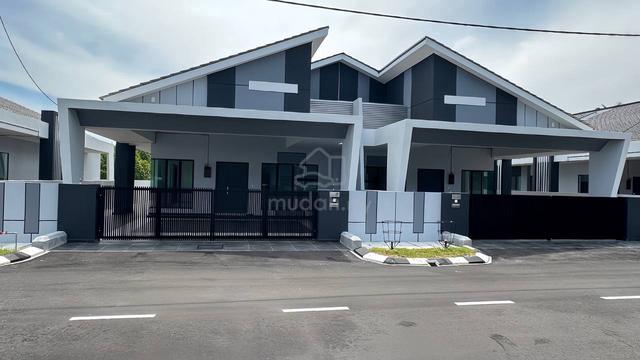 NEWLY COMPLETED!! Seri Manjung Single Storey Semi D House For Sales 1