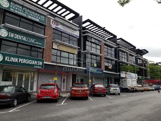 Seremban Rasah prima shoplot G floor 23x70 suit for restaurant 1