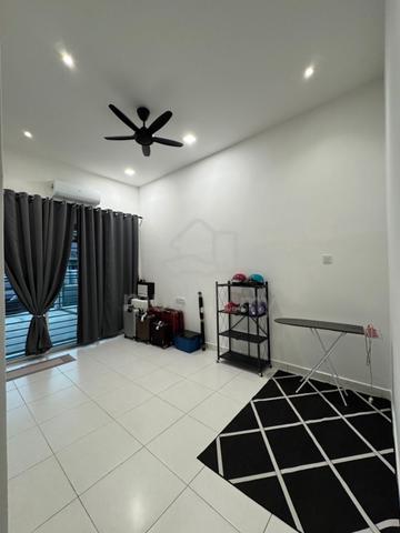 Master Bedroom (2kosong) 1