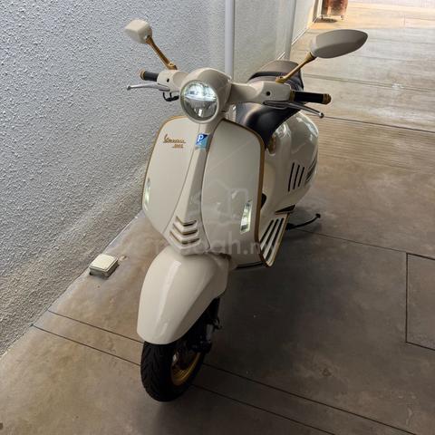 Vespa 946 Christian Dior Limited Edition - photo 3 of 20