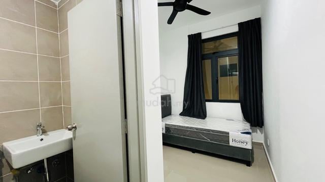 The Louvre @ Country Heights 1