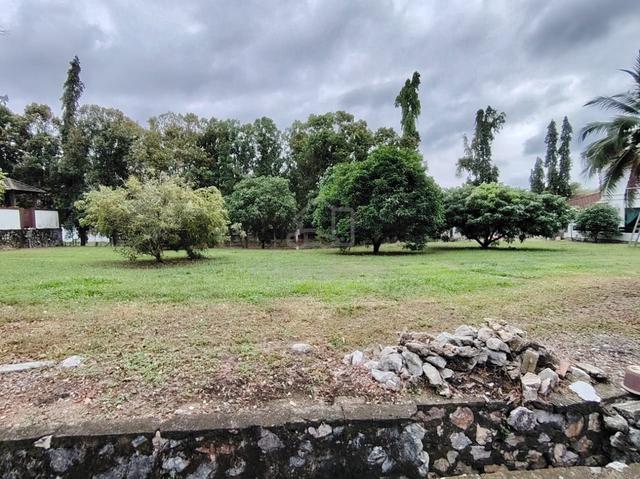 Bungalow Land for Sale 1